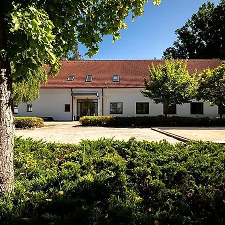 Depandance - Vedlejsi Budova U Zamku * Třešť